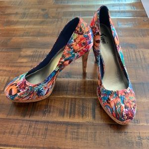 Fioni Size 8 Tropical Watercolor High Heels